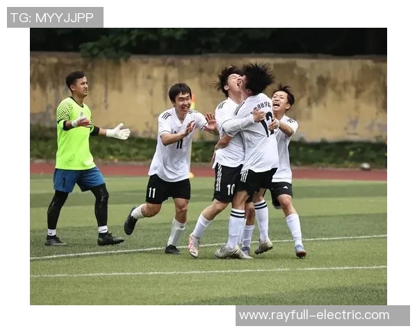 大学生足球：培养团队精神与竞技能力的校园运动新风尚